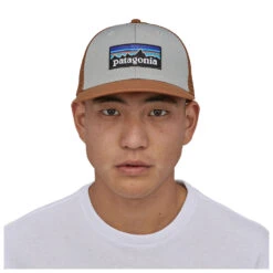 Patagonia P-6 Logo Trucker Hat - Casquette -Rip Curl || Roxy || Seafolly Soldes Boutique patagonia p 6 logo trucker hat casquette detail 3