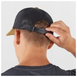 Salomon Trucker Curved Cap - Casquette 9 Salomon Trucker Curved Cap - Casquette -Rip Curl || Roxy || Seafolly Soldes Boutique salomon trucker curved cap casquette detail 2